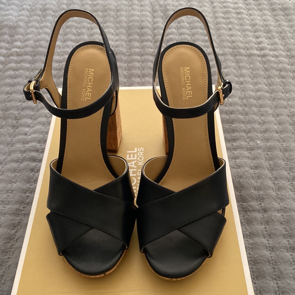 NIB Navy Michael Kors Alexia Platform Sandal - Size 7